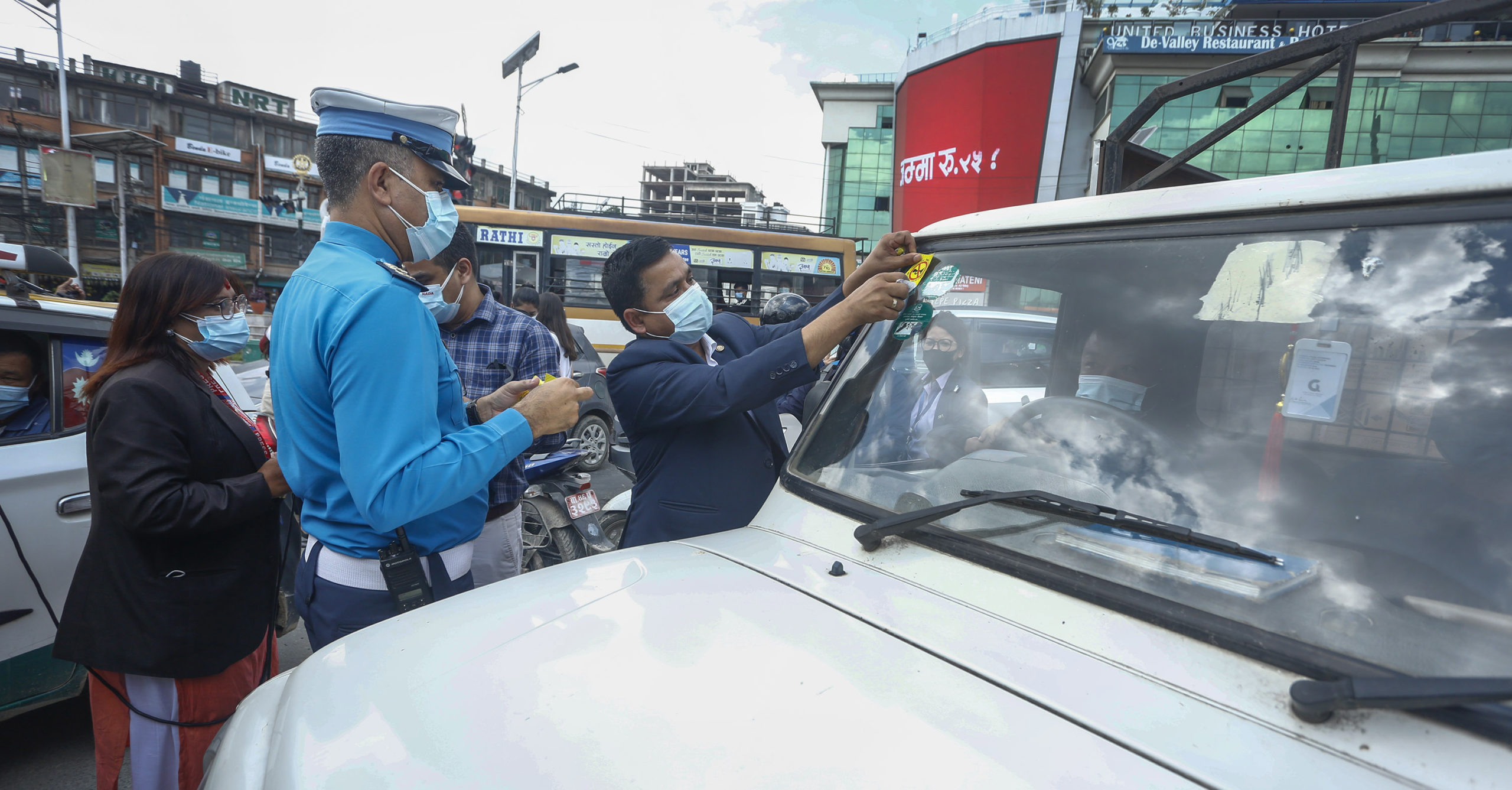 ट्राफिक जनचेतना बढाउने काममा नाडाको निरन्तर योगदान, शुक्रबार गर्‍यो यस्तो सहयोग (तस्बिरहरु)