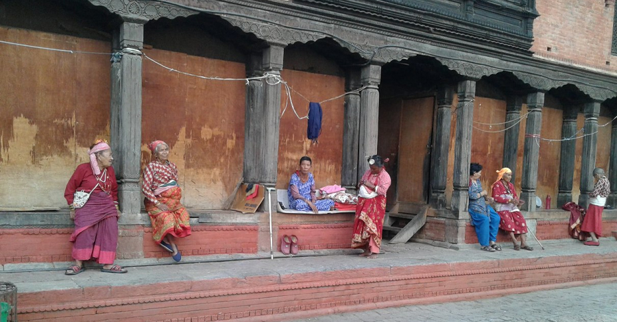 पशुपति वृद्धाश्रममा घट्दैछन् ज्येष्ठ नागरिक, छोराछोरीले माया गर्न थालेरै हो ?