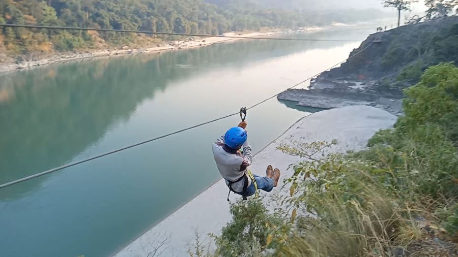 त्रिशुली नदिमा तयार भयो ३ करोडको जीपलाइन, शुल्क एक हजार मात्रै