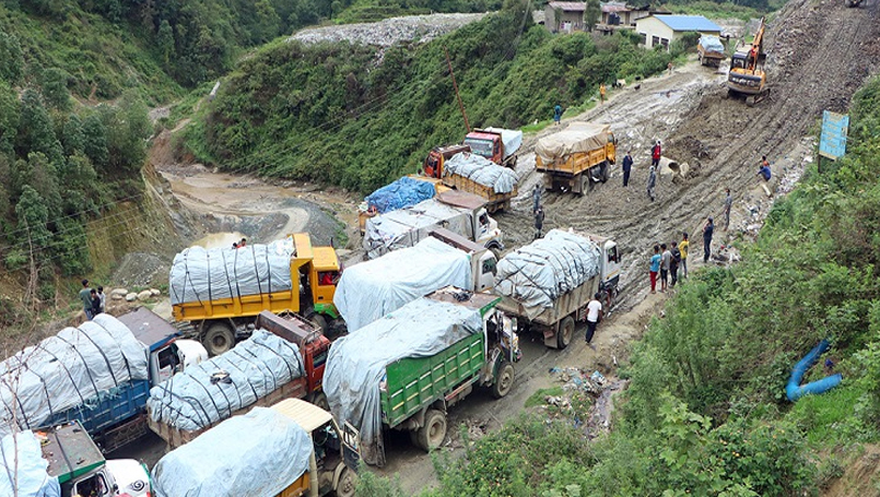 उपत्यकाको फोहर व्यवस्थापनमा शुल्क लिने निर्णय कार्यान्वयन नगर्न सर्वोच्चको आदेश