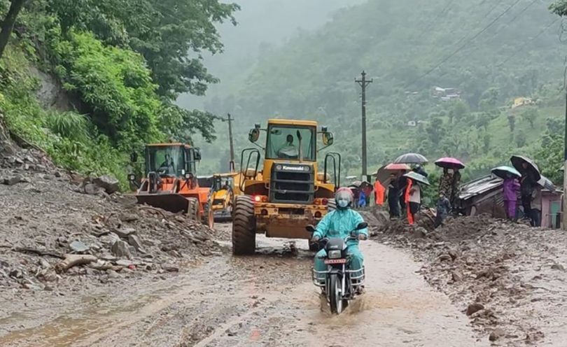 दाउन्नेमा अवरुद्ध सडक दुईतर्फी सञ्चालनमा