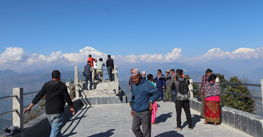 बेलढुङ्गामा आन्तरिक पर्यटकको चहलपहल