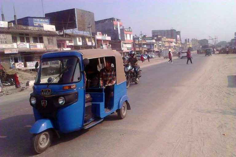 टेम्पो चलाएर राम्रो आम्दानी गर्दै कुमारी रोका