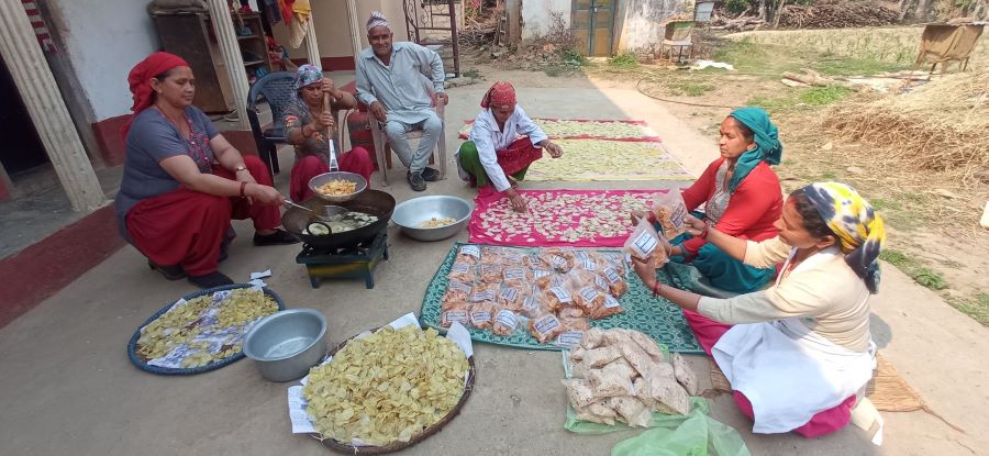 घरायसी काममा सीमित रहने पाल्पाका महिला चिप्स उत्पादनमा सक्रिय, ८ महिनामा ६ क्विन्टल बढी तयार