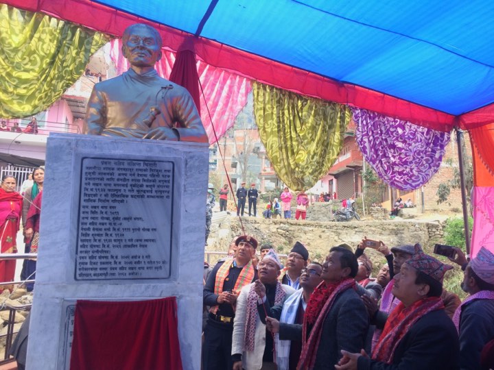 गोरखाको प्रवेशद्वारमा सहिद थापाको सालिक