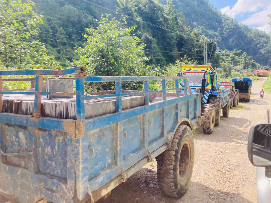 नेपालका मुख्य सहरमा निर्यात हुन्छ ताराखोलाको स्लेट