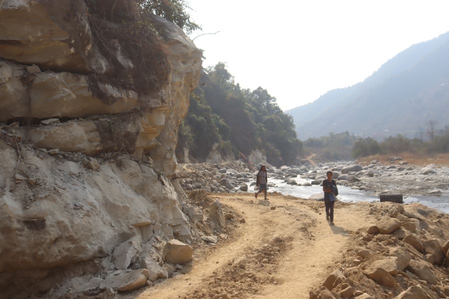 सडकको पहुँचले सुगमतर्फको यात्रामा डाँडापारिका गाउँ