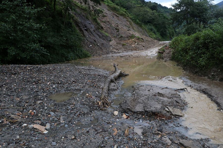 ट्रयाक खुलेको ८ वर्षसम्म पनि भएन सडक स्तरोन्नति