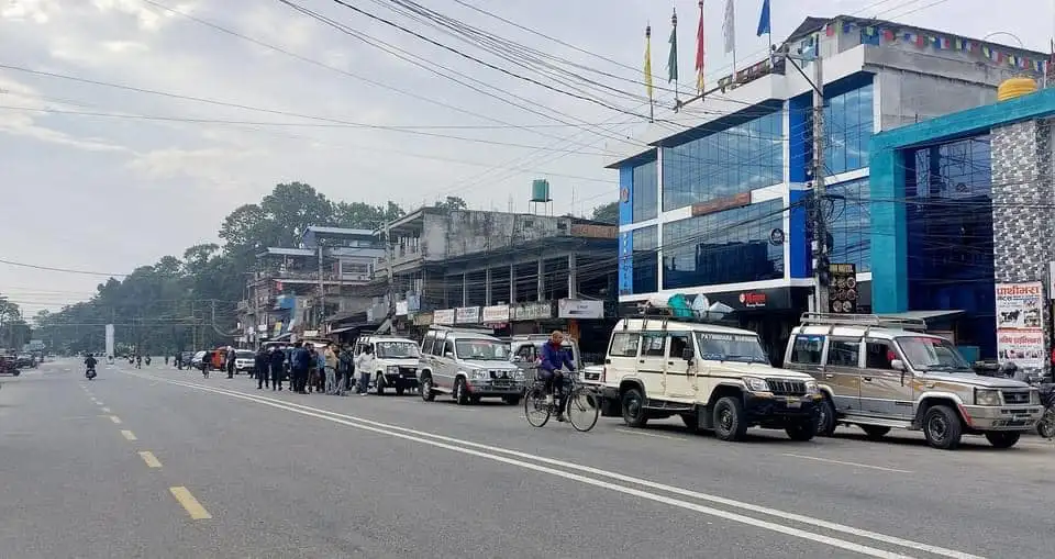 तीन दिनदेखि अवरुद्ध मनमोहन गान्धी मार्ग सञ्चालन