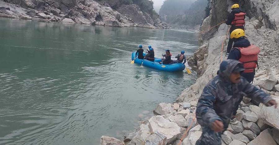 त्रिशूलीमा खसेको जीप भेटियो