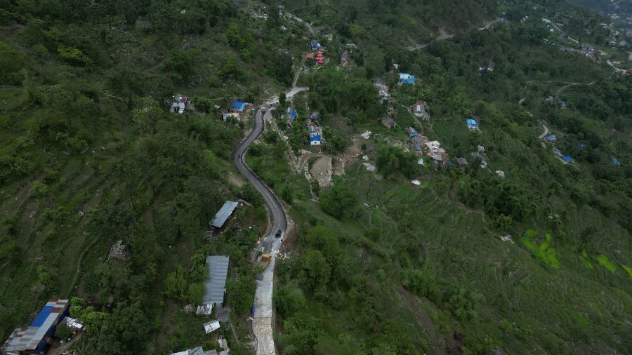 ‘ट्रयाक’ खुलेको डेढ दशकपछि म्याग्दीमा सडक कालोपत्र