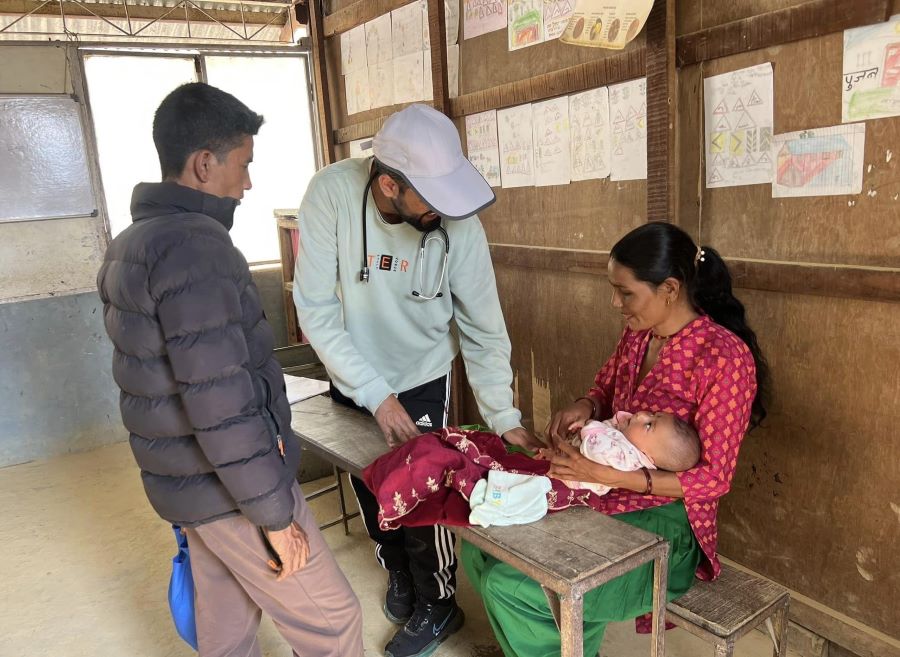 महाभारतमा दुईदिने स्वास्थ्य शिविर सञ्चालन, ३ लाख बराबरका औषधि हस्तान्तरण