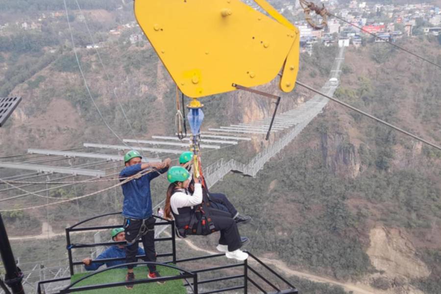 ४ करोड लगानी बनेको द क्लिफमा मेगाट्रोल सञ्चालनमा आयो, एकै पटक तीनजना खेल्न मिल्ने